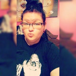 Meet your Posher, Nicole!